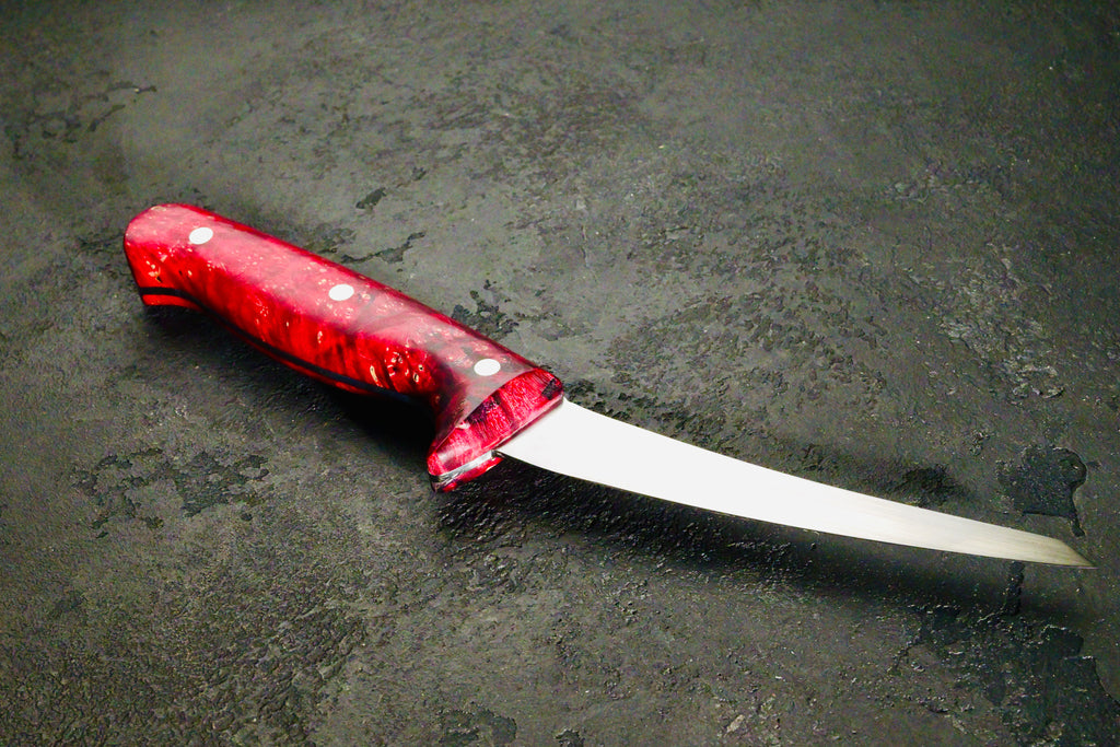 Coltello da Disosso Artigianale – Manico in Radica Stabilizzata Rosso Fuoco